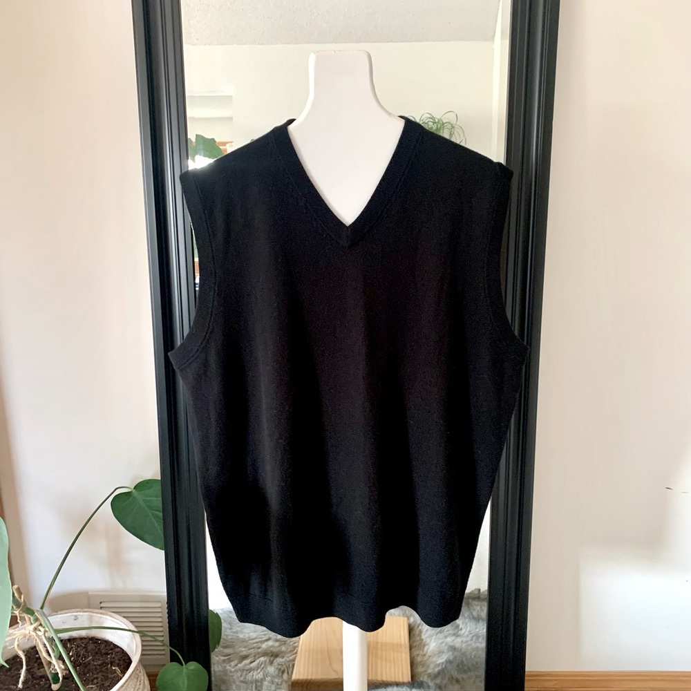 Turnbury Black Extra Fine Merino Wool Sweater Vest